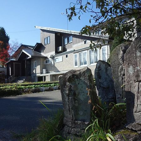 Community House Tyrolien Hotel Hakuba Exterior photo