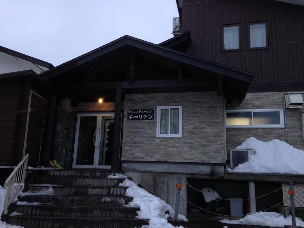Community House Tyrolien Hotel Hakuba Exterior photo